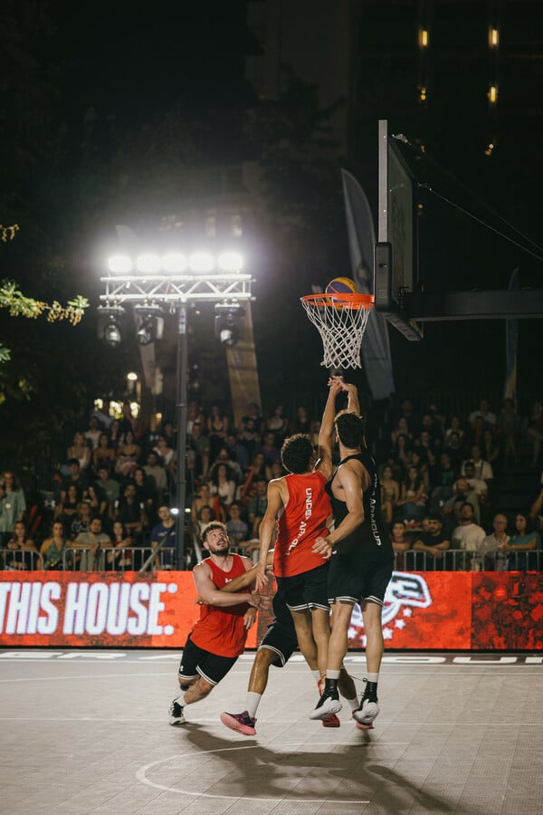 Θέαμα, ένταση, δώρα και NBA όνειρα: Το Under Armour 3x3 Basketball Tournament ανέβασε την αδρεναλίνη στα ύψη