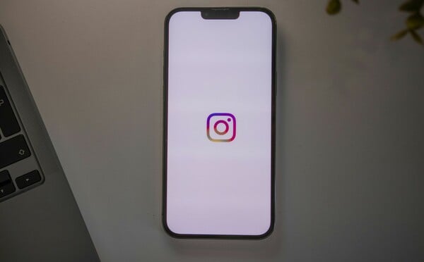 Ηνωμένο Βασιλείου: Facebook και Instagram χρεώνουν έως και £3,99 για μηνιαία συνδρομή χωρίς διαφημίσεις