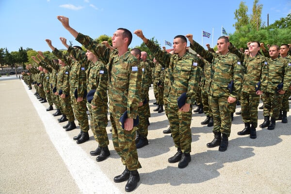 Νέα εποχή για τη στρατιωτική θητεία: Τι αλλάζει από 1η Ιανουαρίου