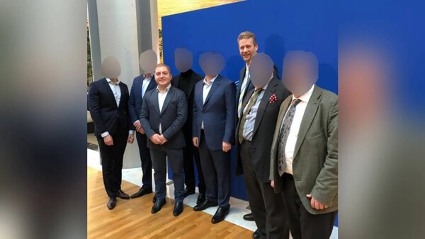 Βρετανός πρώην ευρωβουλευτής του Φαράτζ παραδέχθηκε ότι πληρωνόταν για φιλορωσικές δηλώσεις