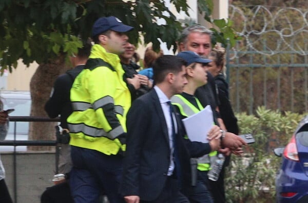 Βασίλης Μπισμπίκης: Ποινική δίωξη για πλημμέλημα στον ηθοποιό μετά το τροχαίο στη Φιλοθέη