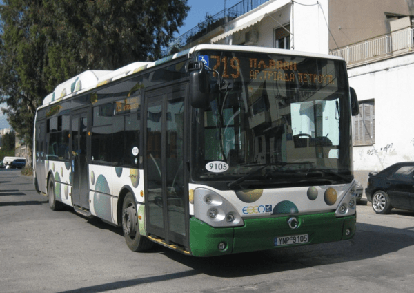Ίλιον: Άγριος ξυλοδαρμός οδηγού λεωφορείου από ανήλικο