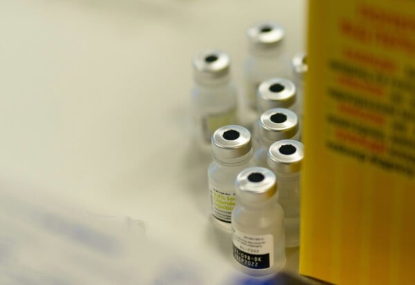 Pfizer: Συμφωνία με Τραμπ για να μειωθούν οι τιμές - Πόσο θα πληρώνουν πλέον οι Αμερικανοί