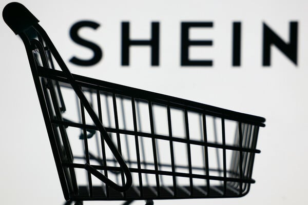Shein: Στη Γαλλία τα πρώτα μόνιμα φυσικά καταστήματα του ασιατικού κολοσσού fast-fashion