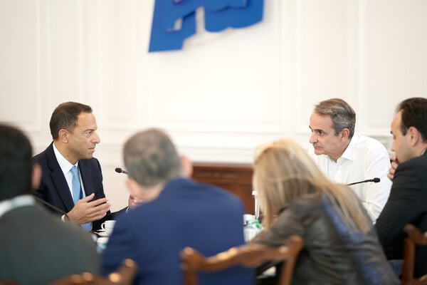 Για την ασφάλεια των παιδιών στο Διαδίκτυο συνομίλησε ο Μητσοτάκης με τον αντιπρόεδρο της Google
