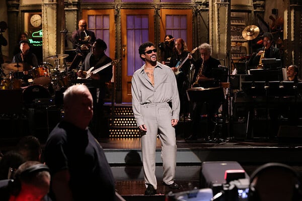 Bad Bunny: «Όλοι είναι χαρούμενοι που θα εμφανιστώ στο Super Bowl, ακόμη και το Fox News»