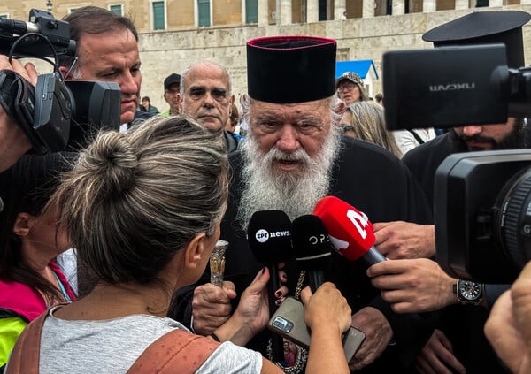 Στο πλευρό του Πάνου Ρούτσι ο Αρχιεπίσκοπος Ιερώνυμος: «Όπου υπάρχει πόνος, πρέπει να είμαστε κοντά»
