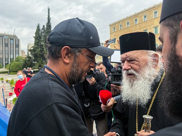 Στο πλευρό του Πάνου Ρούτσι ο Αρχιεπίσκοπος Ιερώνυμος: «Όπου υπάρχει πόνος, πρέπει να είμαστε κοντά»