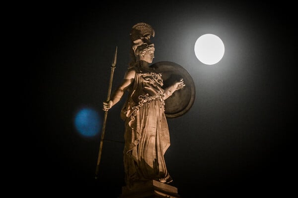 Πού μπορείς να δεις την πανσέληνο του Οκτωβρίου – Τα καλύτερα spot στην Αθήνα