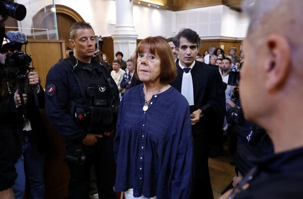 Ζιζέλ Πελικό: Επέστρεψε στο δικαστήριο για να αντιμετωπίσει έναν από τους άνδρες που καταδικάστηκαν για τον βιασμό της