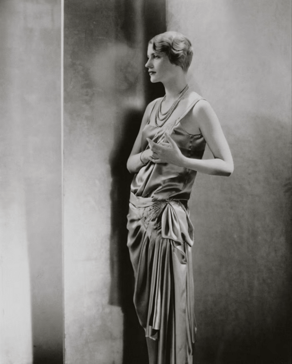 Από την πασαρέλα στην μπανιέρα του Χίτλερ: Το μεγαλείο των εικόνων της Λι Μίλερ 