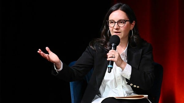 Η Paramount εξαγοράζει το CBS και τοποθετεί τη Μπάρι Γουάις στη διεύθυνση ειδήσεων