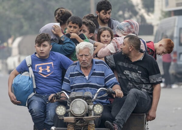 Δύο χρόνια μετά την επίθεση της Χαμάς το Ισραήλ βρίσκεται σε πόλεμο με τον εαυτό του