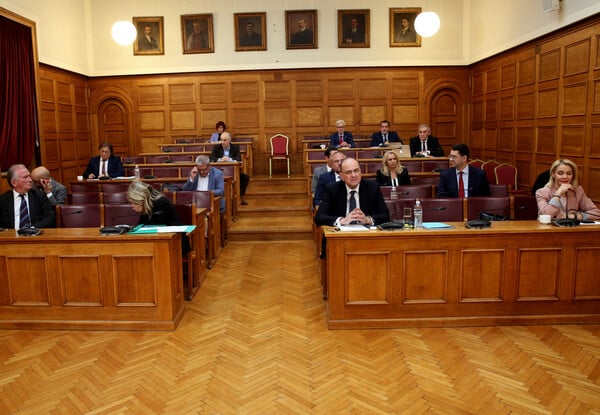ΟΠΕΚΕΠΕ: «Δεν γνωρίζω, ούτε είχα αιτήματα για διευκολύνσεις» - Στην Εξεταστική Επιτροπή ο Πέτρος Τζαβέλλας
