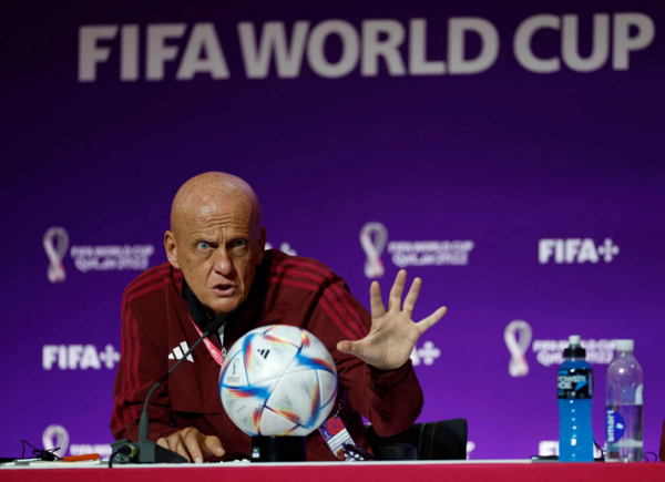 Το ημερολόγιο ενός διαιτητή: «Ήμασταν σχεδόν γυμνοί και ο Κολίνα μας εξέταζε με το παγερό βλέμμα του»