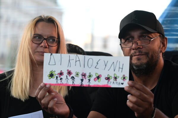 Ποια είναι η Μιρέλα Ρούτσι: Η γυναίκα στο πλευρό του απεργού πείνας Πάνου Ρούτσι