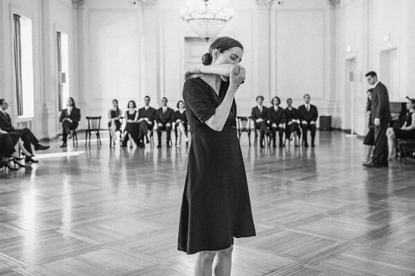 «Kontakthof»: Το έργο της Pina Bausch στο Εθνικό Θέατρο με ελληνικό θίασο