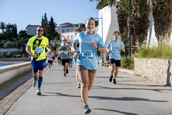 Spetses Mini Marathon 2025: Ρεκόρ συμμετοχών με τις συγκινήσεις και την αγωνιστικότητα στα ύψη