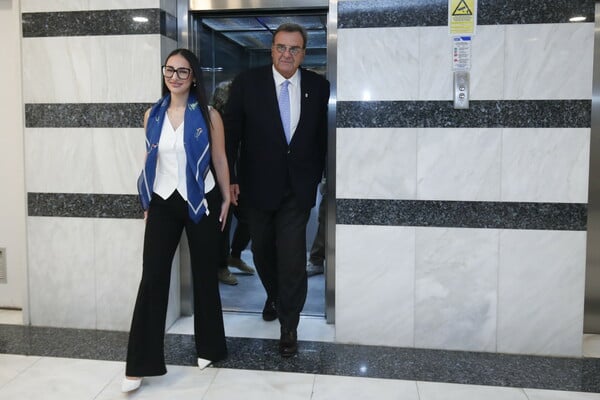 ΚΛΑΥΔΙΑ ΑΣΤΕΡΟΜΑΤΑ ΟΛΥΜΠΙΑΚΗ ΦΛΟΓΑ