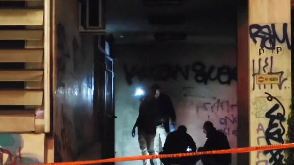 Έκρηξη από γκαζάκια έξω από παράρτημα του Υπουργείου Αγροτικής Ανάπτυξης στο κέντρο της Αθήνας