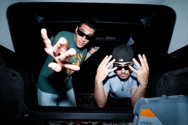 Mnimes: Ένα ντουέτο «με την ποπ στην καρδιά»