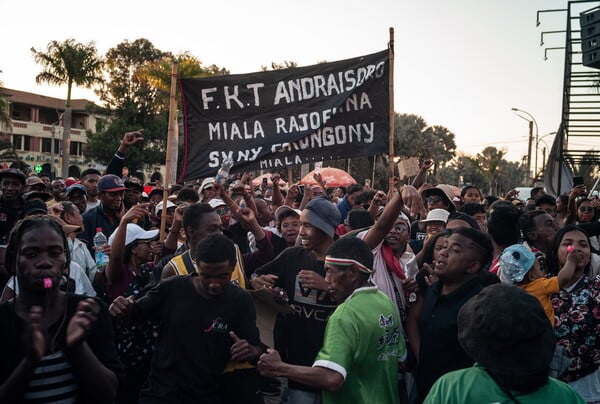 Πραξικόπημα στη Μαδαγασκάρη μετά από διαδηλώσεις της Gen Z - Πανηγυρίζει ο κόσμος