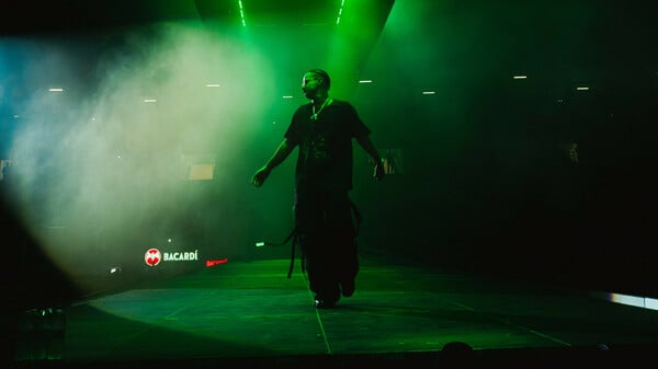 Μια νύχτα «10 με Τόνο»: Το Saskeptism Festival στο ρυθμό του Bacardi