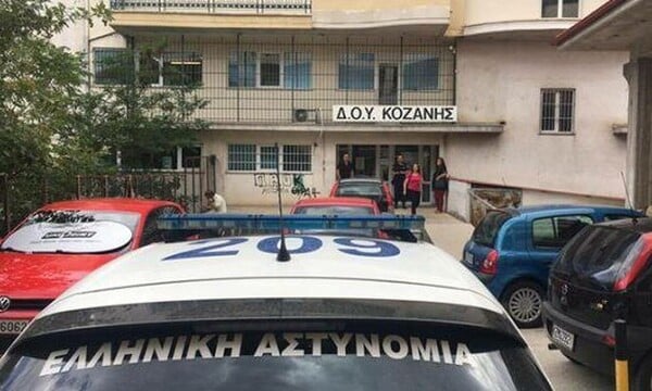 «Ήθελα να σκοτώσω όσους περισσότερους μπορούσα»: Αμετανόητος ο δράστης της επίθεσης με τσεκούρι στη ΔΟΥ Κοζάνη