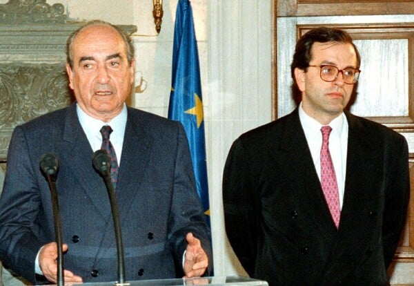 Χαρίτσης κατά Μητσοτάκη με ατάκα Κωνσταντίνου Μητσοτάκη