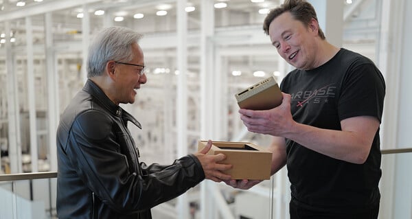 Η Nvidia παραδίδει το μικρότερο ΑΙ υπερυπολογιστή στον Έλον Μασκ