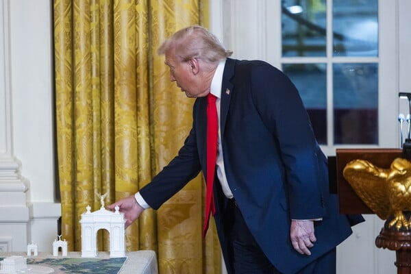 Ο Τραμπ ετοιμάζει «Arc de Trump» στην Ουάσιγκτον