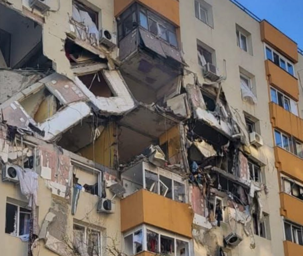 Βουκουρέστι: Δύο νεκροί και 12 τραυματίες από ισχυρή έκρηξη σε πολυκατοικία