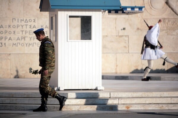 ΑΓΝΩΣΤΟΣ ΣΤΡΑΤΙΩΤΗΣ ΒΟΥΛΗ ΤΡΟΠΟΛΟΓΙΑ
