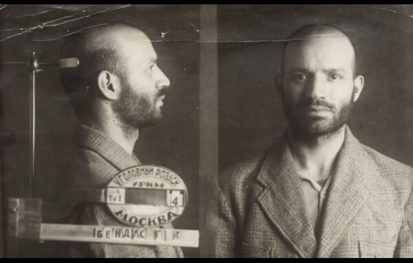 Οκτώ συναρπαστικοί μήνες της ζωής του Μιχάλη Μπεζεντάκου