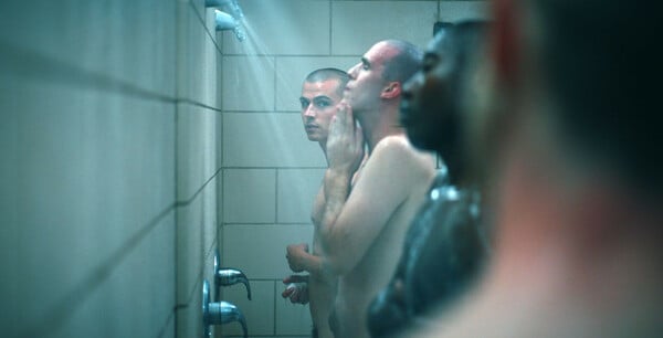 «Boots»: Μια σειρά για το τι σημαίνει «να είσαι gay στον στρατό»