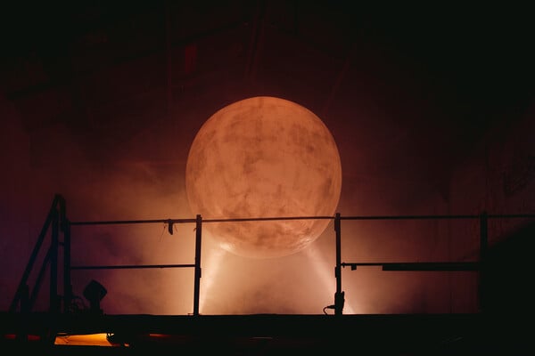 Η IFI φωτίζει την Hotel Experience 2025 με το House of Luminauts