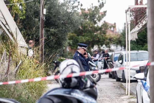 Δολοφονία στα Τρίκαλα: Τα αποτελέσματα της νεκροψίας της 54χρονης - Την Παρασκευή απολογείται ο 18χρονος γιος της
