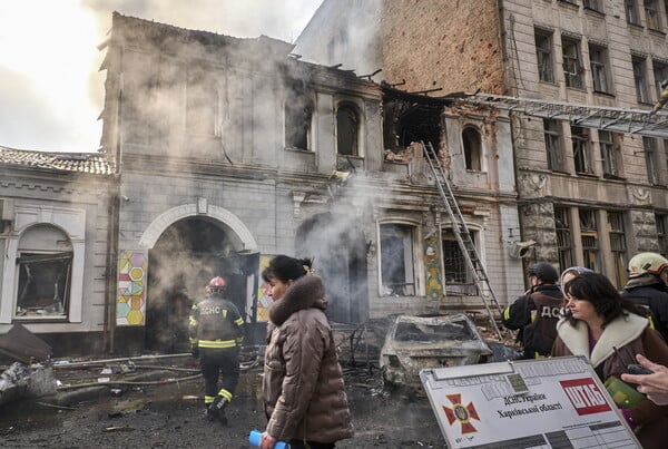 Η Ρωσία χτύπησε νηπιαγωγείο στο Κίεβο με πυραύλους και drone: Έξι νεκροί, μεταξύ των οποίων παιδιά