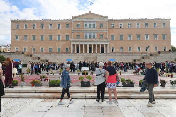 Όλοι κινούνται, αλλά κανείς δεν προχωρά