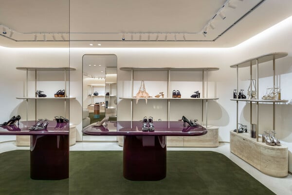 Ο οίκος Jimmy Choo ανοίγει την πρώτη του μπουτίκ στην Αθήνα