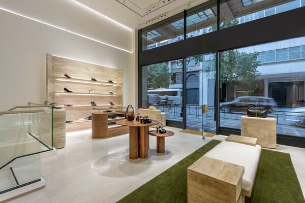 Ο οίκος Jimmy Choo ανοίγει την πρώτη του μπουτίκ στην Αθήνα