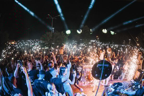 ΜΗΧ-ΜΗΧ Party: Από συμβατικό φοιτητόπαρτο σε event 8.000 ατόμων