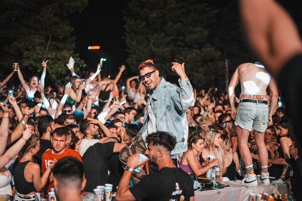 ΜΗΧ-ΜΗΧ Party: Από συμβατικό φοιτητόπαρτο σε event 8.000 ατόμων
