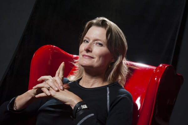 «Σπίτι από ζάχαρη»: Το δίκτυο των ανθρώπινων σχέσεων στο μυθιστόρημα της Τζένιφερ Ίγκαν