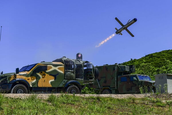 Haaretz: Η Γερμανία αγοράζει πυραύλους Spike από το Ισραήλ σε συμφωνία 2 δισ. ευρώ