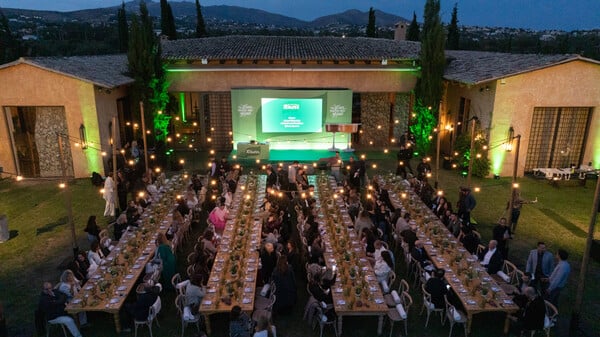 Η Knorr παρουσίασε τους νέους Σπιτικούς Ζωμούς με εκχύλισμα κρασιού