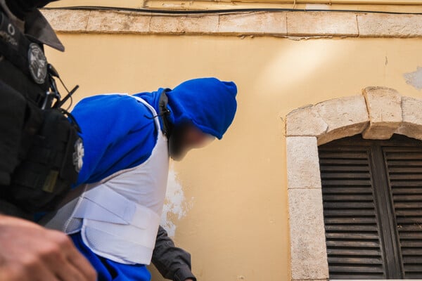 Δολοφονία στην Κρήτη: Ποινική δίωξη για ανθρωποκτονία από πρόθεση στον 22χρονο δράστη