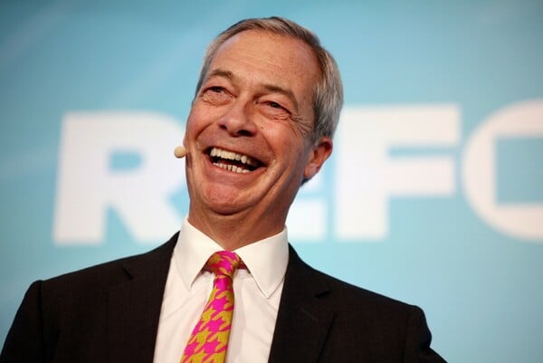 Ηνωμένο Βασίλειο: Ο Φάρατζ θα ήταν καλύτερος πρωθυπουργός από τον Στάρμερ, λένε οι ψηφοφόροι