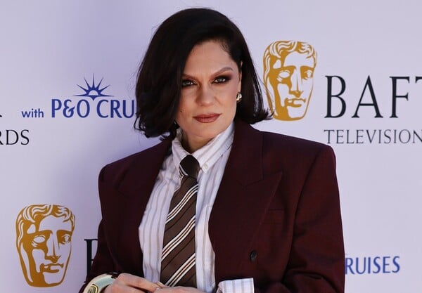 Jessie J: Αναβλήθηκε η επέμβαση που θα έκανε για τον καρκίνο του μαστού - «Οι γιατροί είχαν διαφορετικές απόψεις»