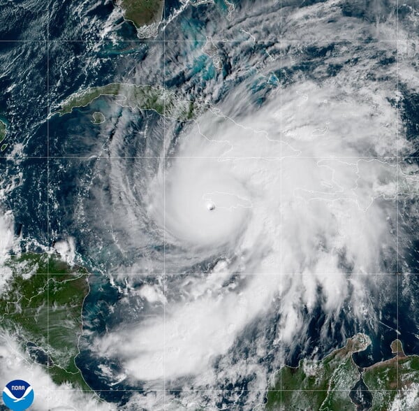 Τζαμάικα: Εν αναμονή του κυκλώνα Melissa - Οι ειδικοί προειδοποιούν για μεγάλης κλίμακας καταστροφές